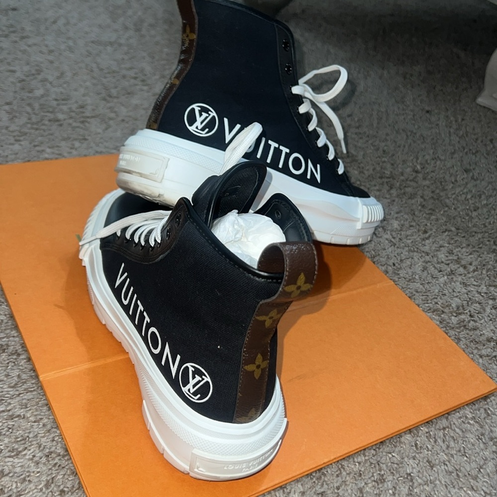 Louis Vuitton Monogram Canvas Sneaker